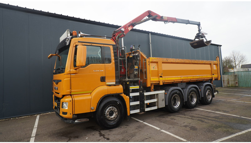 MAN TGS 35-440 8X4 2 SIDE TIPPER WITH HMF Z 1943 CRANE 415.000KM - Camion grue: photos 3 MAN TGS 35-440 8X4 2 SIDE TIPPER WITH HMF Z 1943 CRANE 415.000KM - Camion grue: photos 3