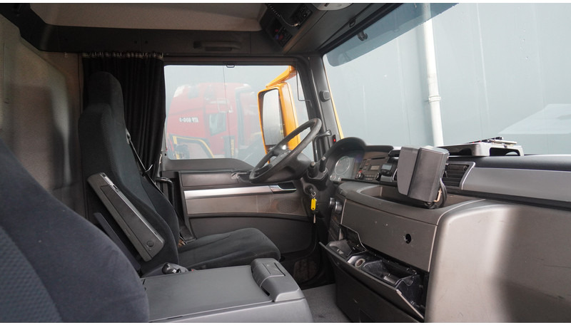 MAN TGS 35.440 8X4 2 SIDE TIPPER WITH HMF Z 1943 CRANE 415.000KM - Camion grue: photos 5 MAN TGS 35.440 8X4 2 SIDE TIPPER WITH HMF Z 1943 CRANE 415.000KM - Camion grue: photos 5