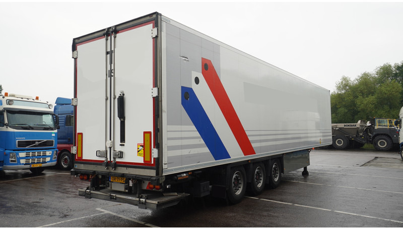 Schmitz Cargobull 3 AXLE FRIGO TRAILER WITH THERMO KING SLX I - Semi-remorque frigorifique: photos 5 Schmitz Cargobull 3 AXLE FRIGO TRAILER WITH THERMO KING SLX I - Semi-remorque frigorifique: photos 5