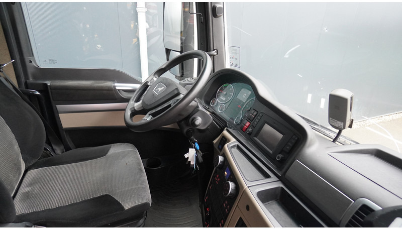 MAN TGX 18.500 XXL MEGA 618.200KM - Tracteur routier: photos 5 MAN TGX 18.500 XXL MEGA 618.200KM - Tracteur routier: photos 5