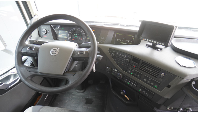 Volvo FH 420 6X2 ADR 796.000KM - Tracteur routier: photos 5 Volvo FH 420 6X2 ADR 796.000KM - Tracteur routier: photos 5