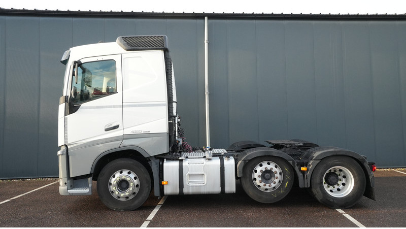 Volvo FH 420 6X2 ADR 881.000KM - Tracteur routier: photos 1 Volvo FH 420 6X2 ADR 881.000KM - Tracteur routier: photos 1