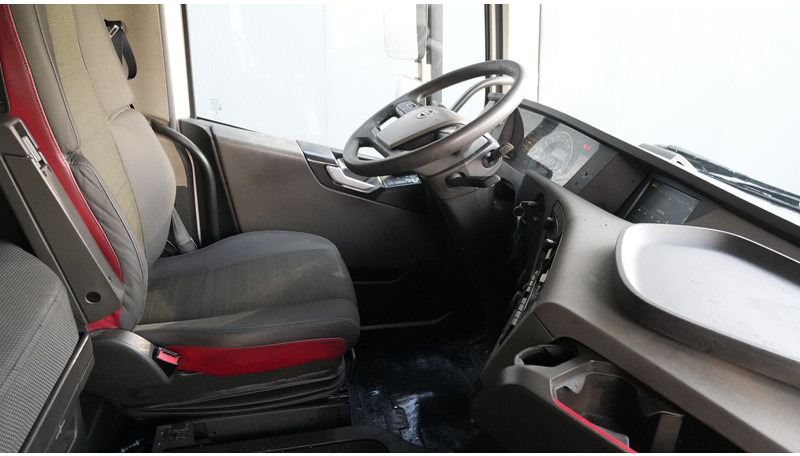 Volvo FH 420 6X2 ADR 881.000KM - Tracteur routier: photos 5 Volvo FH 420 6X2 ADR 881.000KM - Tracteur routier: photos 5