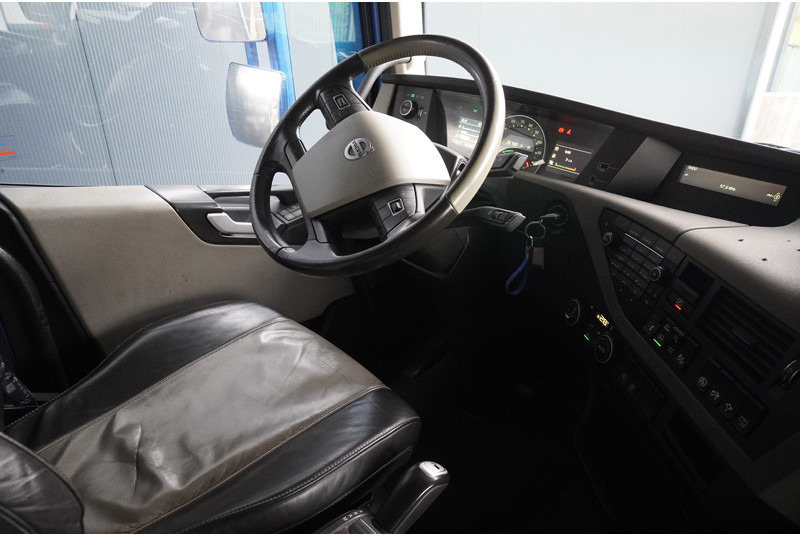 Volvo FH 540 6X2 XL SHOWTRUCK 4-SEATS 455.000KM - Tracteur routier: photos 5 Volvo FH 540 6X2 XL SHOWTRUCK 4-SEATS 455.000KM - Tracteur routier: photos 5