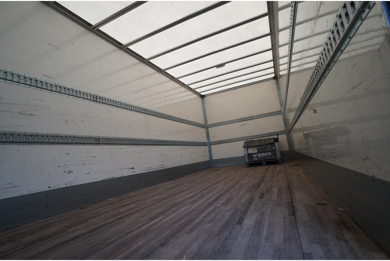 Volvo FL 280 CLOSED BOX BROKEN ENGINE NOT DRIVABLE - Camion fourgon: photos 4 Volvo FL 280 CLOSED BOX BROKEN ENGINE NOT DRIVABLE - Camion fourgon: photos 4