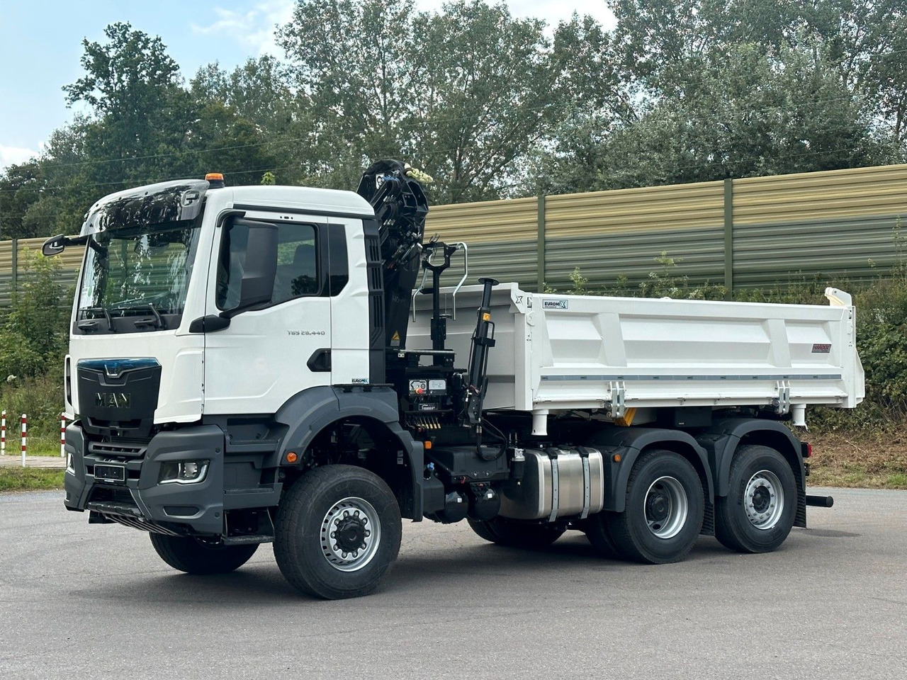 MAN TGS 28.440 6x4-4/3-Seiten- Kipper / Hiab 138-3 - Camion benne, Camion grue: photos 2 MAN TGS 28.440 6x4-4/3-Seiten- Kipper / Hiab 138-3 - Camion benne, Camion grue: photos 2