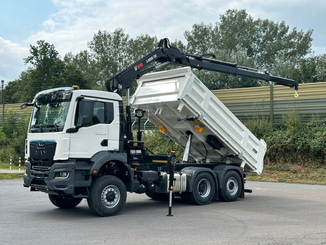 MAN TGS 28.440 6x4-4/3-Seiten- Kipper / Hiab 138-3 - Camion benne, Camion grue: photos 1 MAN TGS 28.440 6x4-4/3-Seiten- Kipper / Hiab 138-3 - Camion benne, Camion grue: photos 1