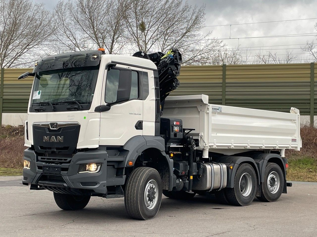 MAN TGS 28.440 6x4-4/3-Seiten- Kipper / Hiab 228-6 - Camion benne, Camion grue: photos 2 MAN TGS 28.440 6x4-4/3-Seiten- Kipper / Hiab 228-6 - Camion benne, Camion grue: photos 2