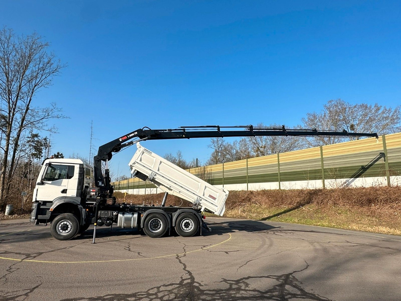 MAN TGS 28.440 6x4-4/3-Seiten- Kipper / Hiab 228-6 - Camion benne, Camion grue: photos 3 MAN TGS 28.440 6x4-4/3-Seiten- Kipper / Hiab 228-6 - Camion benne, Camion grue: photos 3
