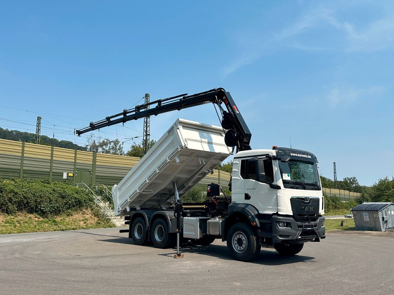 MAN TGS 33.440 6x4 /3-Seiten- Kipper / HIAB 228-6 - Camion benne, Camion grue: photos 1 MAN TGS 33.440 6x4 /3-Seiten- Kipper / HIAB 228-6 - Camion benne, Camion grue: photos 1