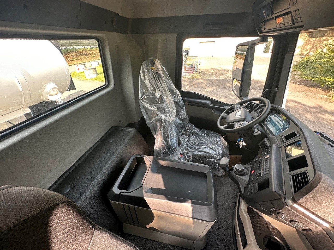 MAN TGS 35.470 BB Fahrmischer Betonpumpe 28m SWAN MAN TGS 35.470 BB Fahrmischer Betonpumpe 28m SWAN - Camion malaxeur: photos 4 MAN TGS 35.470 BB Fahrmischer Betonpumpe 28m SWAN MAN TGS 35.470 BB Fahrmischer Betonpumpe 28m SWAN - Camion malaxeur: photos 4