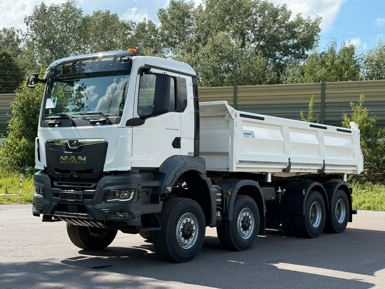 MAN TGS 35.480 8x8 EuromixMTP 3-Seiten-Kipper - Camion benne: photos 2 MAN TGS 35.480 8x8 EuromixMTP 3-Seiten-Kipper - Camion benne: photos 2