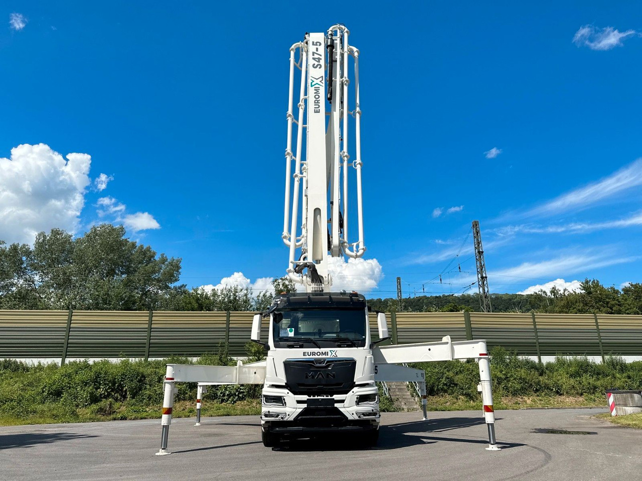 Camion malaxeur MAN TGS 41.520 8x4 SWAN TSP 47-5 160RZ    ( 47m ): photos 13
