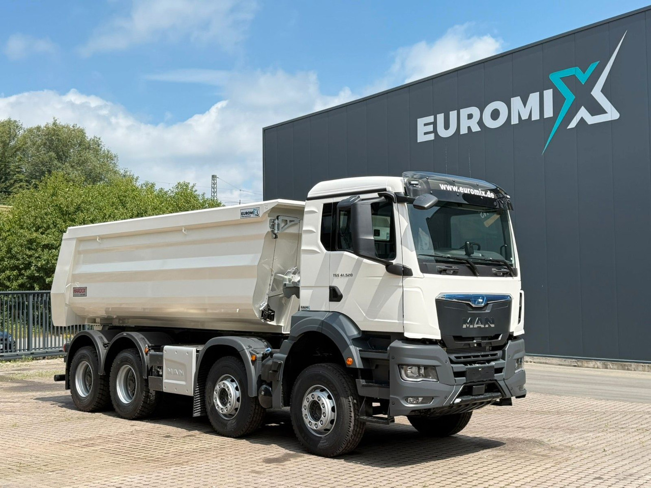 MAN TGS 41.520 BB 8X4 Euromix MuldenKipper Retarder - Camion benne: photos 1 MAN TGS 41.520 BB 8X4 Euromix MuldenKipper Retarder - Camion benne: photos 1
