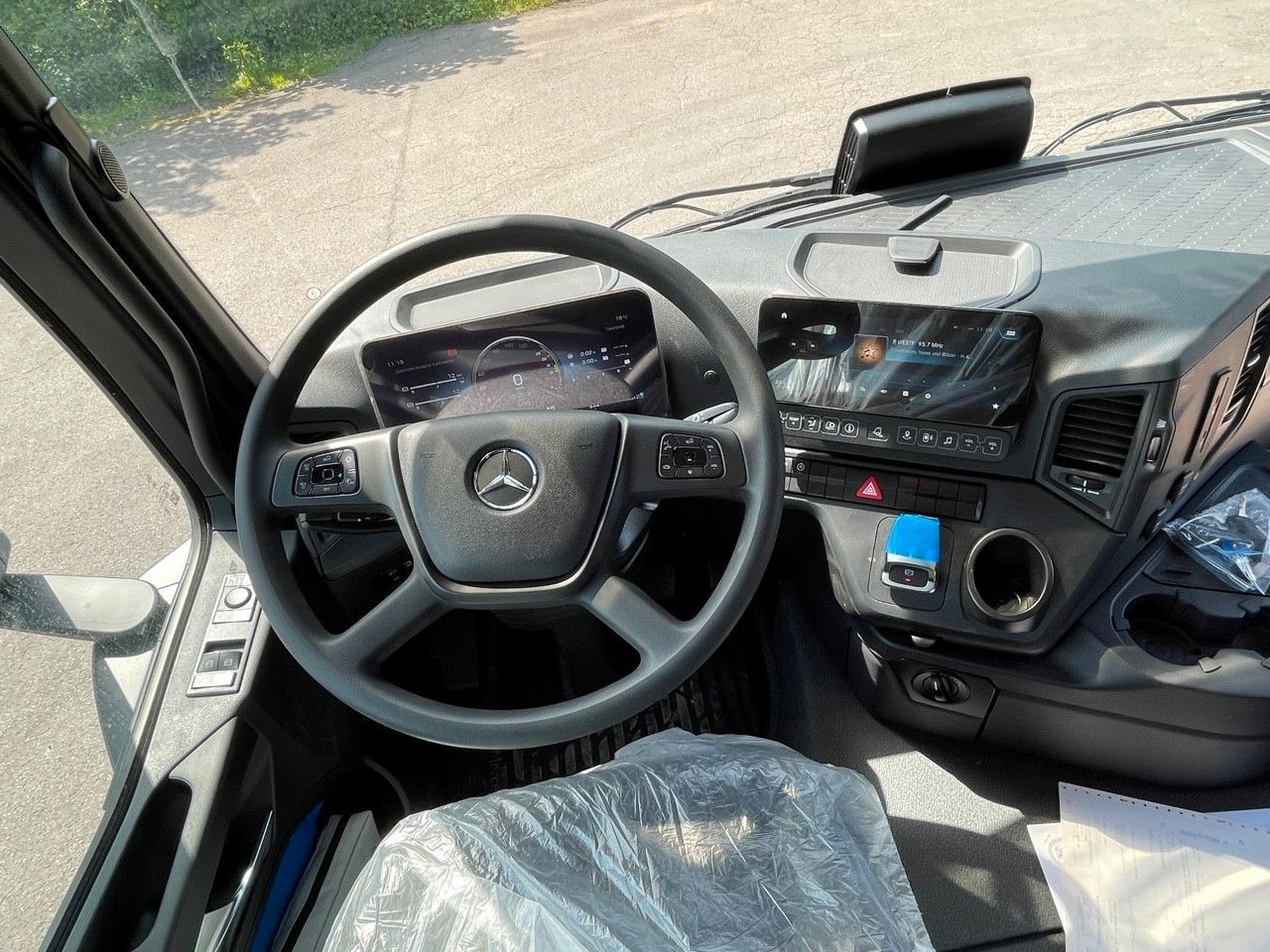 Camion benne Mercedes-Benz AROCS 5  4145 8X4  E6e  EuromixMTP 18m³ Kipper: photos 24
