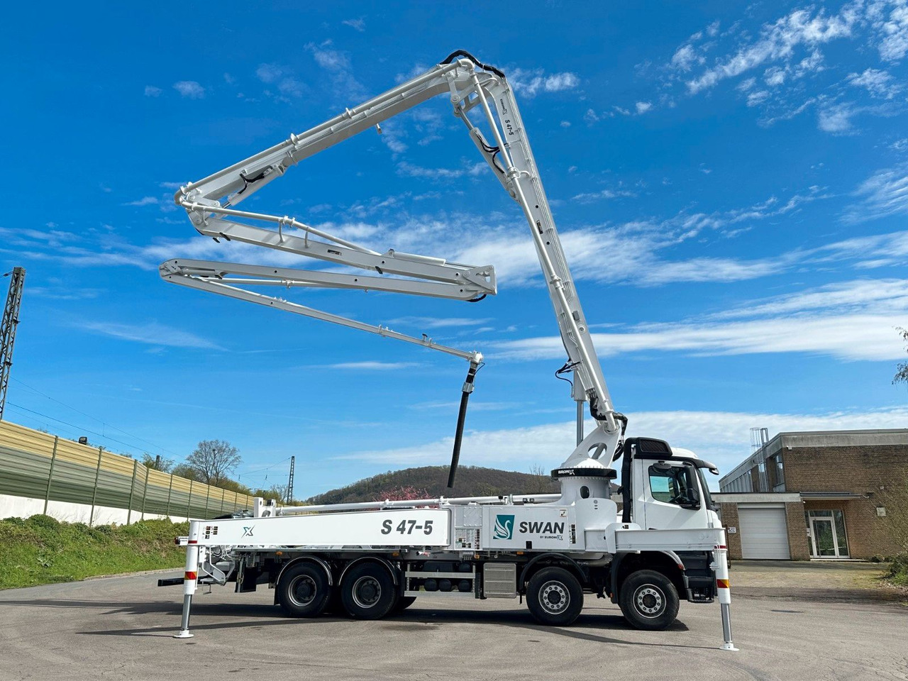 Mercedes-Benz Arocs 5 4542 8x4 SWAN TSP 47-5 160RZ ( 47m ) - Camion pompe: photos 2 Mercedes-Benz Arocs 5 4542 8x4 SWAN TSP 47-5 160RZ ( 47m ) - Camion pompe: photos 2