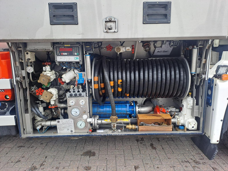 MAN TGS 2011. 6x4 -24000 L Gas tank truck -Gas, Gaz, LPG, GPL, Propane, Butane tank, Gastank ID 2.165 Rootselaar, flowmeter, Sihi pump - Camion citerne: photos 4 MAN TGS 2011. 6x4 -24000 L Gas tank truck -Gas, Gaz, LPG, GPL, Propane, Butane tank, Gastank ID 2.165 Rootselaar, flowmeter, Sihi pump - Camion citerne: photos 4