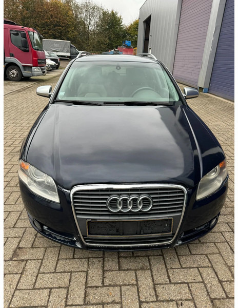 Audi A4 **3.0TDI V6-S-LINE** - Voiture: photos 2 Audi A4 **3.0TDI V6-S-LINE** - Voiture: photos 2