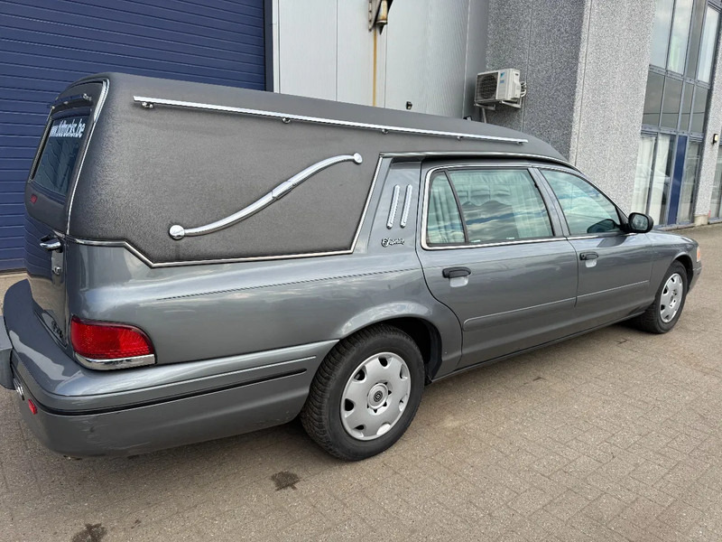 Ford VICTORIA CROWN **CORBILLARD-HEARSE-BESTATTUNGSWAGEN** - Voiture: photos 4 Ford VICTORIA CROWN **CORBILLARD-HEARSE-BESTATTUNGSWAGEN** - Voiture: photos 4