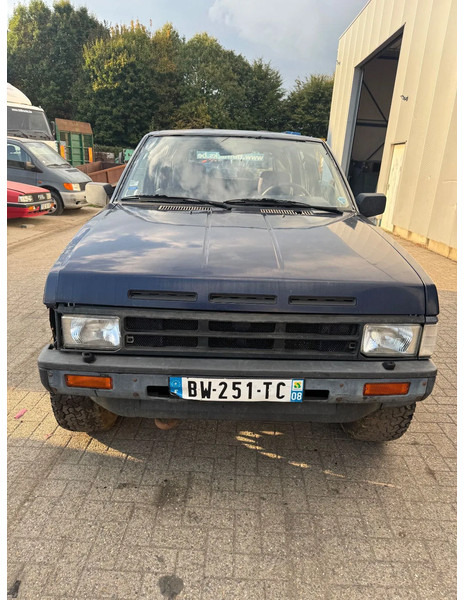 Nissan Terrano **4X4-DIESEL-LONG CHASSIS** - Voiture: photos 2 Nissan Terrano **4X4-DIESEL-LONG CHASSIS** - Voiture: photos 2