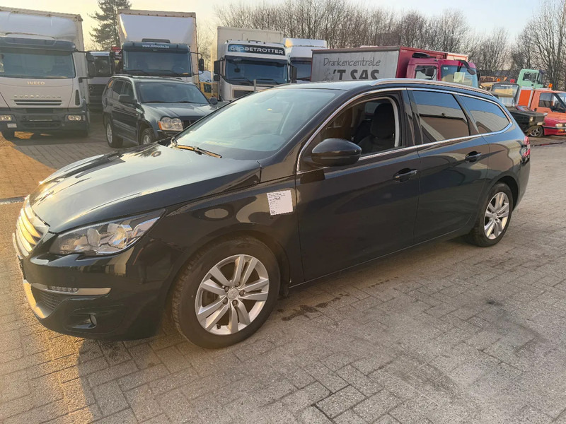 Peugeot 308 **EURO 6-88KW** - Voiture: photos 2 Peugeot 308 **EURO 6-88KW** - Voiture: photos 2