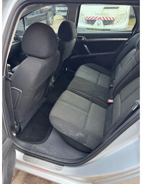 Voiture Peugeot 407 **407SW-AIRCO**: photos 8