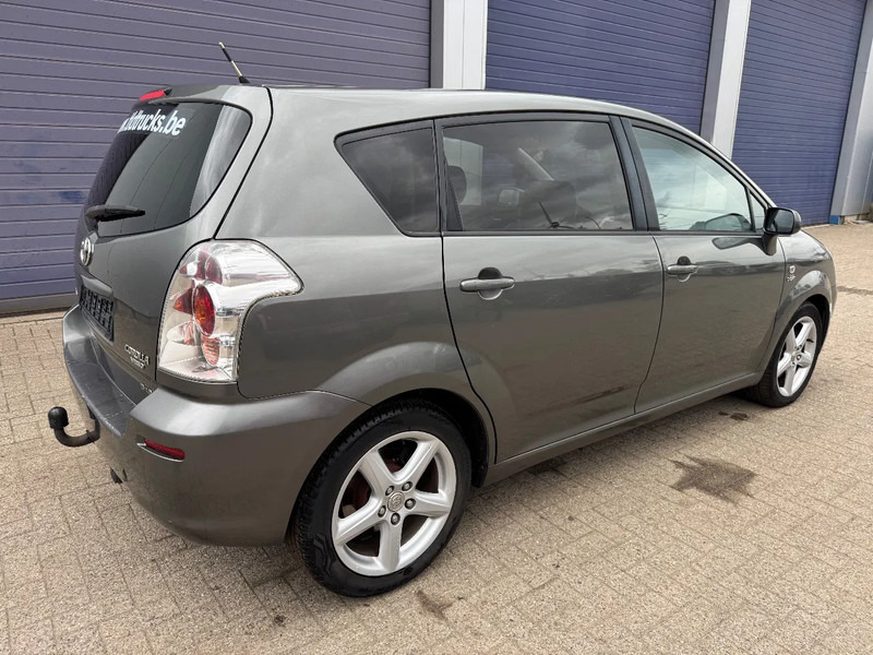 Toyota Corolla Verso **7SEATS-7PLACES-AC** - Voiture: photos 4 Toyota Corolla Verso **7SEATS-7PLACES-AC** - Voiture: photos 4