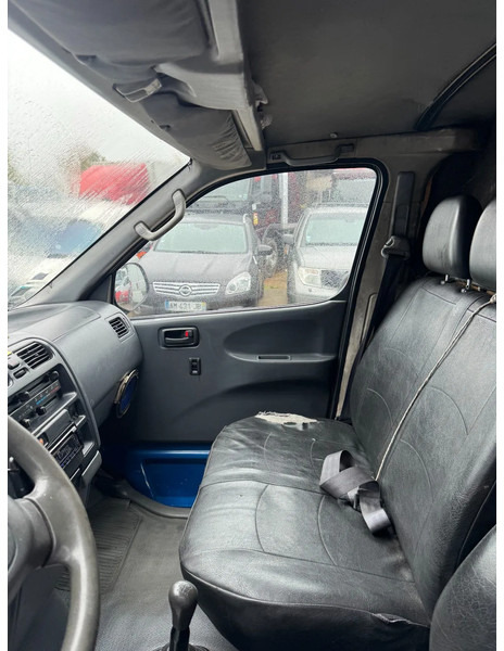 Fourgonnette Toyota HiAce **DIESEL-FRENCH VAN**: photos 16 Fourgonnette Toyota HiAce **DIESEL-FRENCH VAN**: photos 16