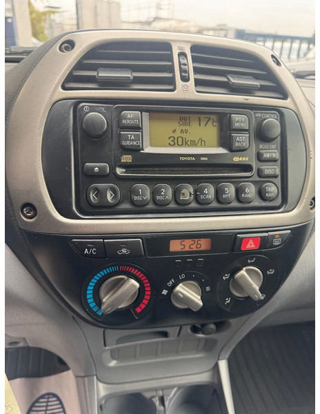 Voiture Toyota RAV4 **PETROL-AIRCO**: photos 11