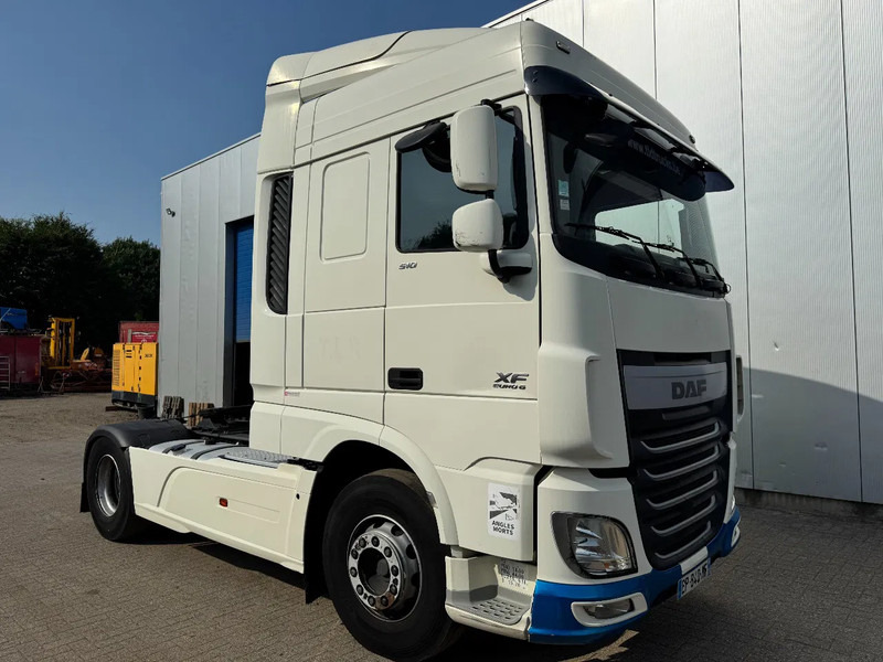 DAF XF 510 **EURO 6-CLEAN TRUCK** - Tracteur routier: photos 3 DAF XF 510 **EURO 6-CLEAN TRUCK** - Tracteur routier: photos 3