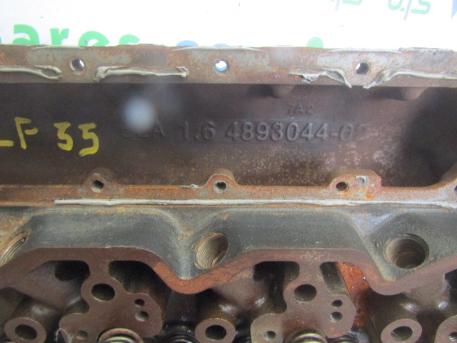 DAF LF 55 220/250 CYLINDER HEAD P/NO 4893044 / 140993 - Moteur et pièces pour Camion: photos 1 DAF LF 55 220/250 CYLINDER HEAD P/NO 4893044 / 140993 - Moteur et pièces pour Camion: photos 1