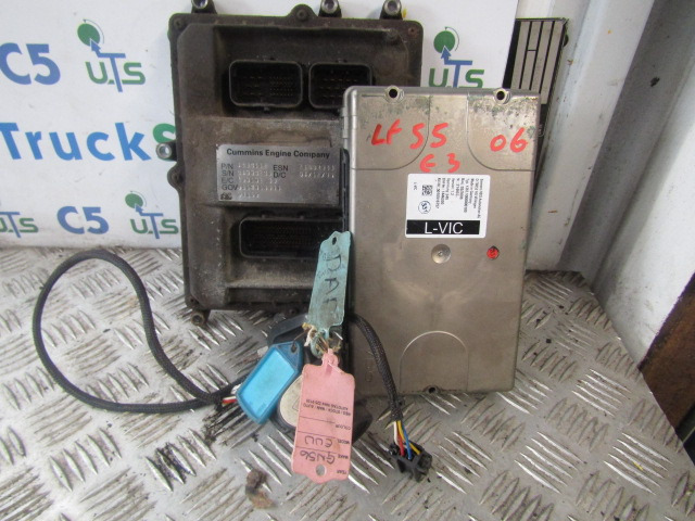 DAF LF 55 220 EURO 3 ENGINE ECU KIT P/NO 1898112 - Bloc de gestion pour Camion: photos 2 DAF LF 55 220 EURO 3 ENGINE ECU KIT P/NO 1898112 - Bloc de gestion pour Camion: photos 2