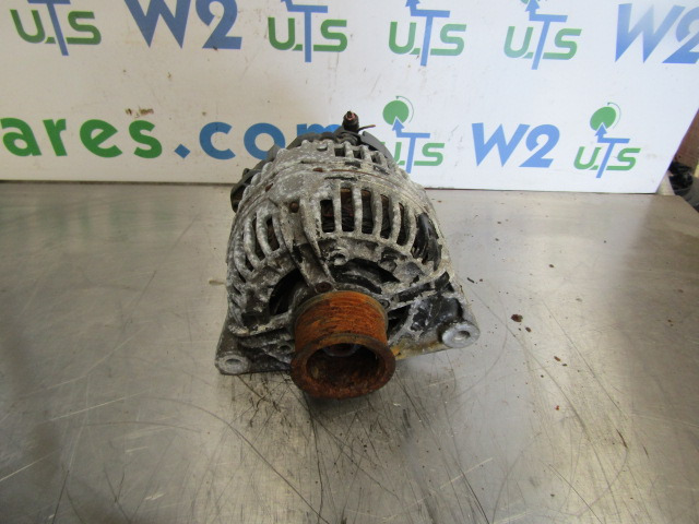 DENNIS ELITE II BOSCH ALTERNATOR P/NO 0124555005 - Système électrique pour Véhicule de voirie/ Spécial: photos 1 DENNIS ELITE II BOSCH ALTERNATOR P/NO 0124555005 - Système électrique pour Véhicule de voirie/ Spécial: photos 1