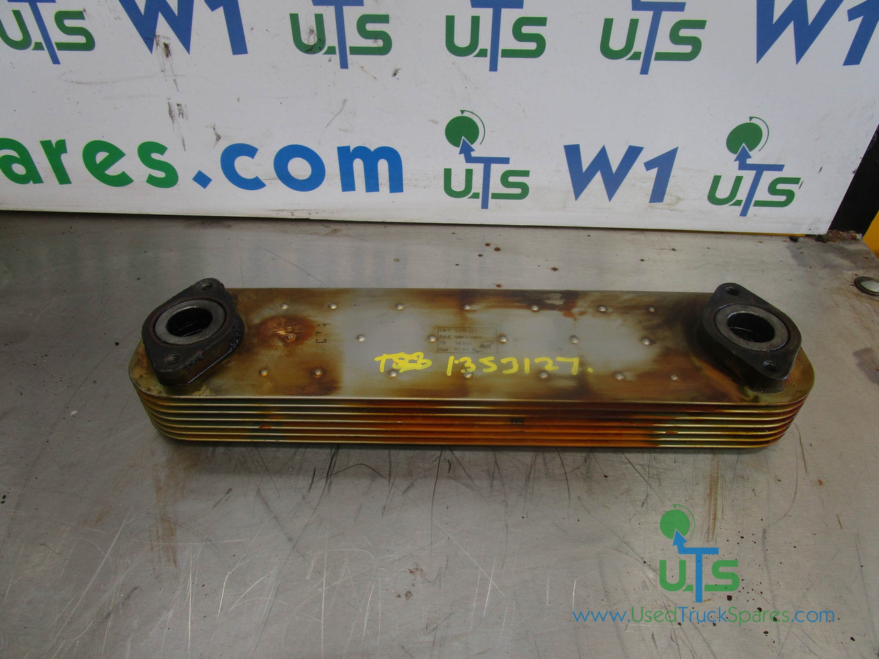 IVECO CURSOR 8 OIL COOLER P/NO 1353127 - Moteur et pièces pour Camion: photos 1 IVECO CURSOR 8 OIL COOLER P/NO 1353127 - Moteur et pièces pour Camion: photos 1