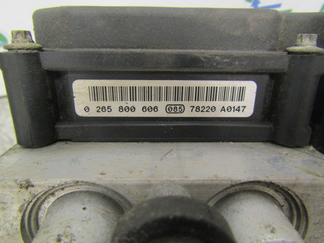 IVECO DAILY 3.0 (FICE 3481C) ABS PUMP/ECU BOSCH P/NO 0265800606 IVECO P/NO 504182322 - Pièces de frein pour Camion: photos 3 IVECO DAILY 3.0 (FICE 3481C) ABS PUMP/ECU BOSCH P/NO 0265800606 IVECO P/NO 504182322 - Pièces de frein pour Camion: photos 3