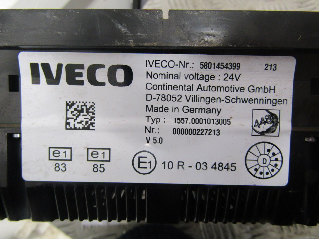 IVECO STRALIS CLOCK CLUSTER P/NO 5801454399 - Cabine et intérieur pour Camion: photos 2 IVECO STRALIS CLOCK CLUSTER P/NO 5801454399 - Cabine et intérieur pour Camion: photos 2