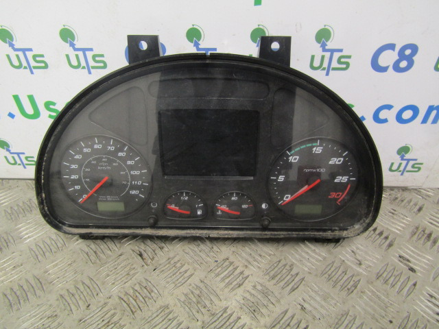 IVECO STRALIS CLOCK CLUSTER P/NO 5801454399 - Cabine et intérieur pour Camion: photos 1 IVECO STRALIS CLOCK CLUSTER P/NO 5801454399 - Cabine et intérieur pour Camion: photos 1