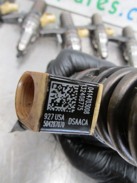 IVECO STRALIS CURSOR 10 INJECTORS P/NO 504287070/0414703008 - Système de carburant pour Camion: photos 3 IVECO STRALIS CURSOR 10 INJECTORS P/NO 504287070/0414703008 - Système de carburant pour Camion: photos 3