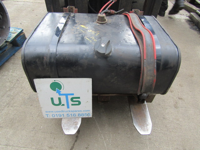 MAN 8163 (LE2000) FUEL TANK COMPLETE - Réservoir de carburant pour Camion: photos 1 MAN 8163 (LE2000) FUEL TANK COMPLETE - Réservoir de carburant pour Camion: photos 1