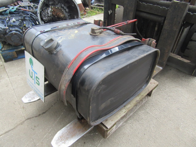 MAN 8163 (LE2000) FUEL TANK COMPLETE - Réservoir de carburant pour Camion: photos 3 MAN 8163 (LE2000) FUEL TANK COMPLETE - Réservoir de carburant pour Camion: photos 3