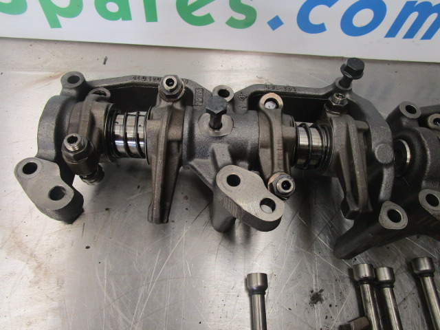 MAN TGL 7.5T ROCKER SHAFT & PUSHROD P/NO 51.04202-3083 - Moteur et pièces pour Camion: photos 2 MAN TGL 7.5T ROCKER SHAFT & PUSHROD P/NO 51.04202-3083 - Moteur et pièces pour Camion: photos 2