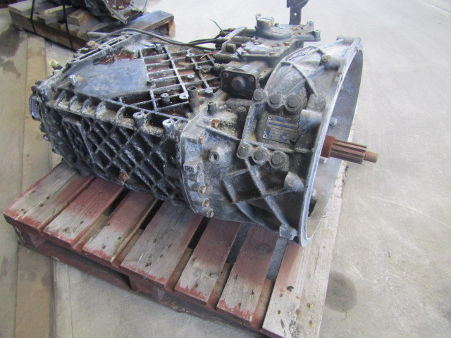 MAN TGS ZF 16S 2220TD MANUAL GEARBOX - Moteur et pièces pour Camion: photos 2 MAN TGS ZF 16S 2220TD MANUAL GEARBOX - Moteur et pièces pour Camion: photos 2
