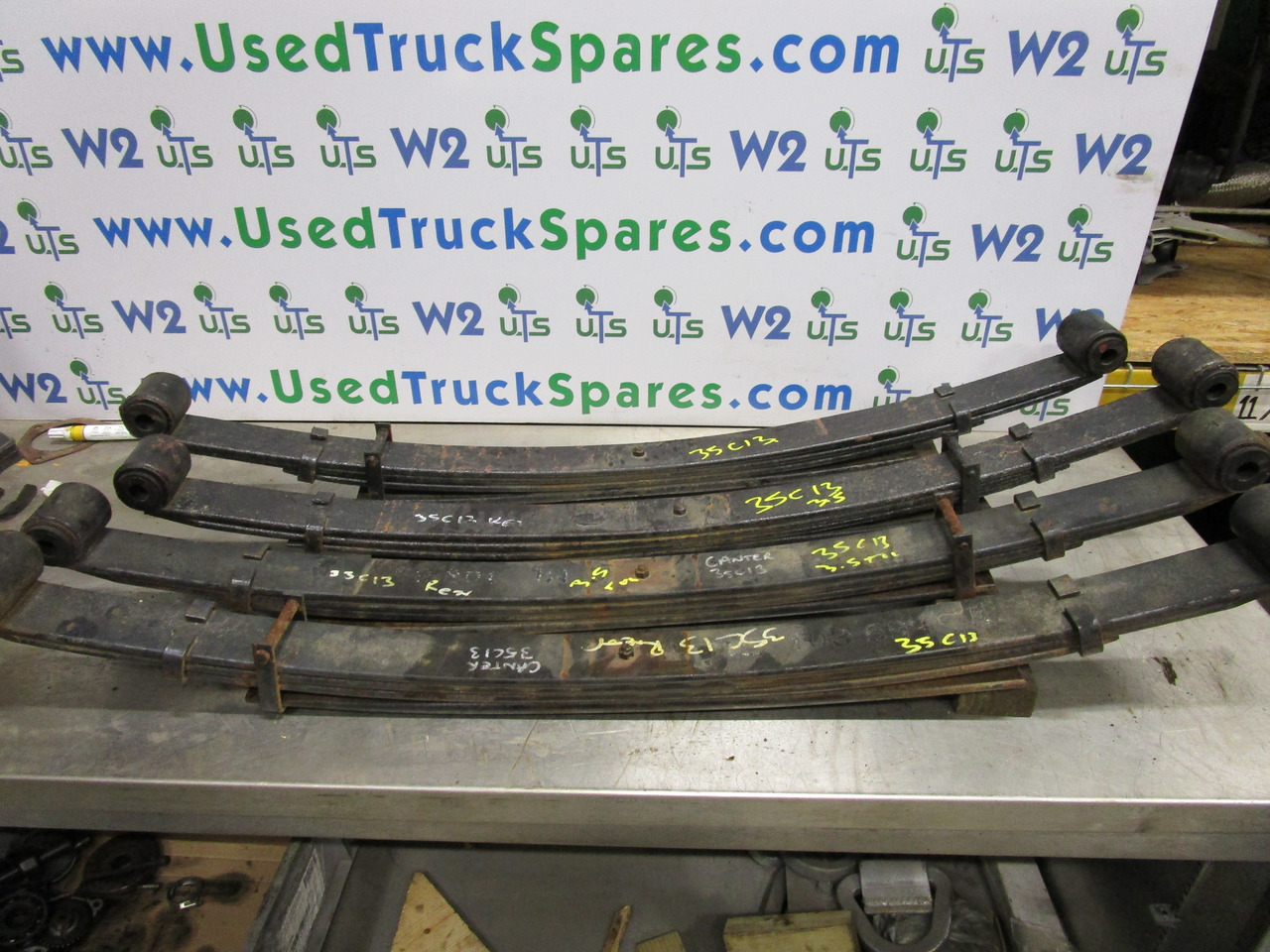 MITSUBISHI CANTER 35C REAR SPRING (PAIR) - Suspension pour Camion: photos 1 MITSUBISHI CANTER 35C REAR SPRING (PAIR) - Suspension pour Camion: photos 1