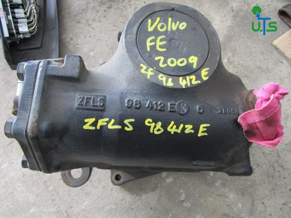 VOLVO FE STEERING BOX P/NO ZFLS 98412E - Commande de gouvernail pour Camion: photos 1 VOLVO FE STEERING BOX P/NO ZFLS 98412E - Commande de gouvernail pour Camion: photos 1