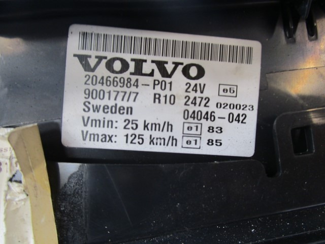 VOLVO FM12/FM9 CLOCK CLUSTER 20466984-P01 - Cabine et intérieur pour Camion: photos 2 VOLVO FM12/FM9 CLOCK CLUSTER 20466984-P01 - Cabine et intérieur pour Camion: photos 2
