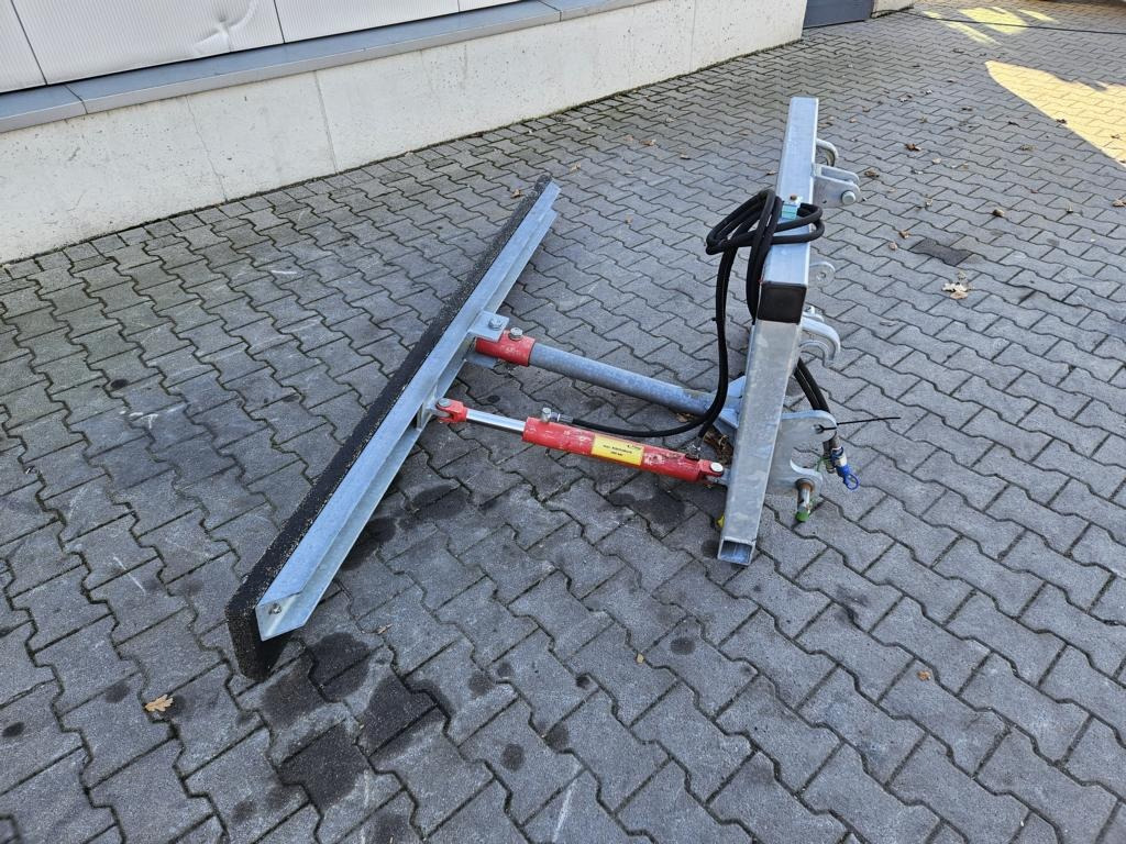 Fliegl Gummi-Schiebeschild - Chargeur frontal pour tracteur: photos 4 Fliegl Gummi-Schiebeschild - Chargeur frontal pour tracteur: photos 4