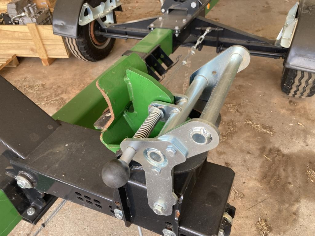 H B SCHNEIDWERKSWAGEN - Moissonneuse-batteuse: photos 2 H B SCHNEIDWERKSWAGEN - Moissonneuse-batteuse: photos 2