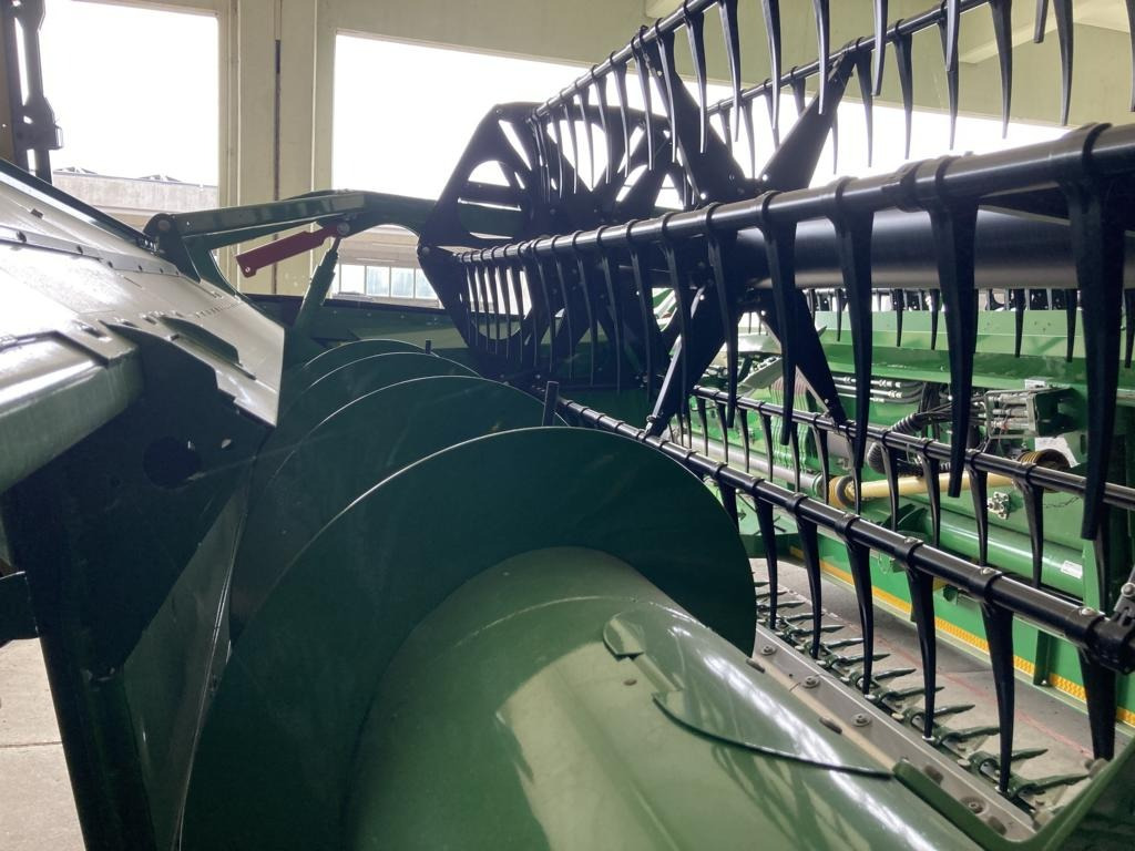 John Deere 722X - Moissonneuse-batteuse: photos 2 John Deere 722X - Moissonneuse-batteuse: photos 2