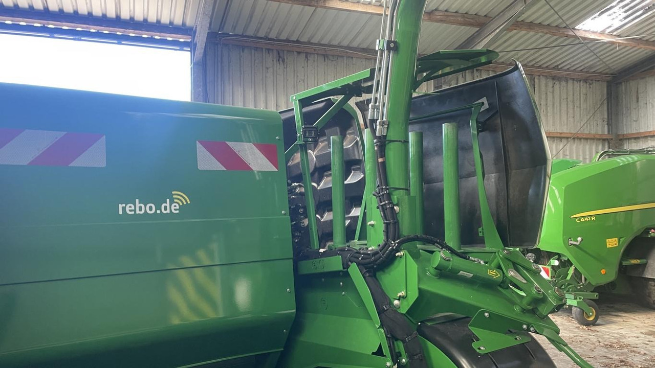 John Deere FESTKAMMER-KOMBIPRESSE C441R - Matériel de fenaison: photos 3 John Deere FESTKAMMER-KOMBIPRESSE C441R - Matériel de fenaison: photos 3