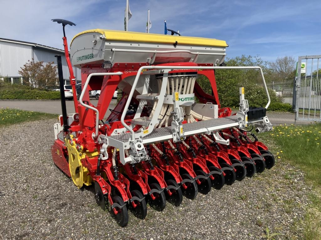 Pöttinger AEROSEM 3002 A - Semoir: photos 1 Pöttinger AEROSEM 3002 A - Semoir: photos 1